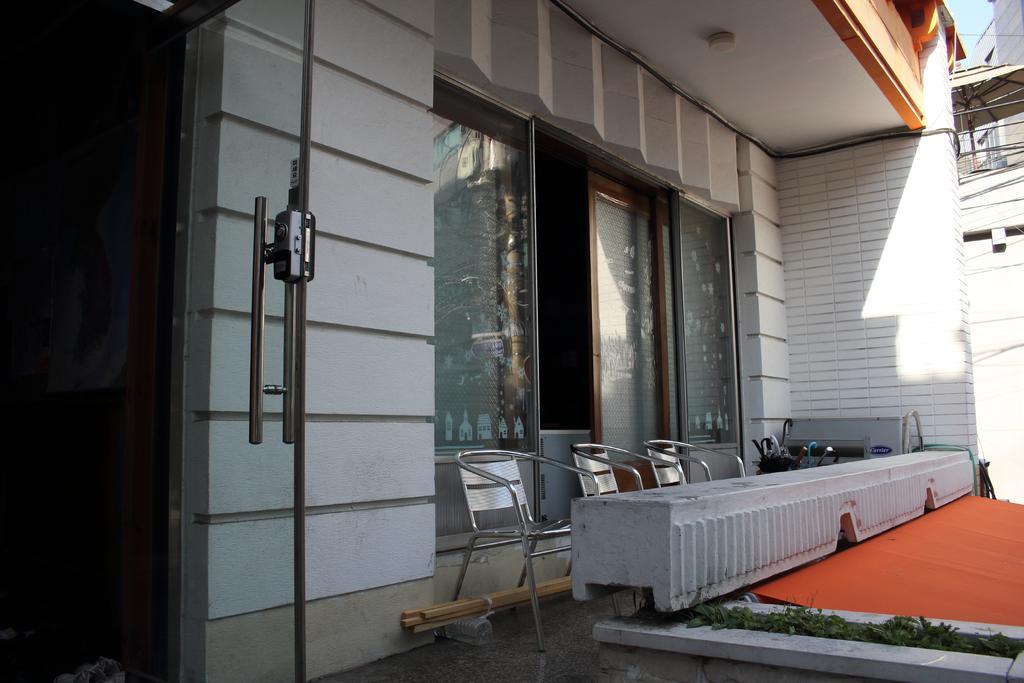 Hongdae Orange Guesthouse Seoul Bagian luar foto