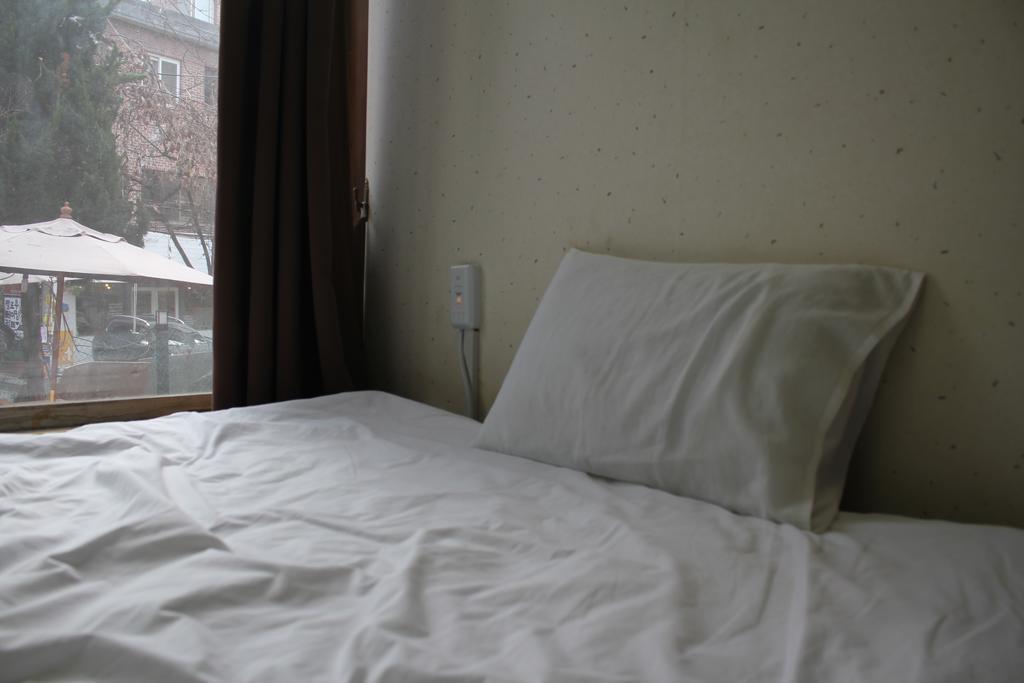 Hongdae Orange Guesthouse Seoul Bagian luar foto